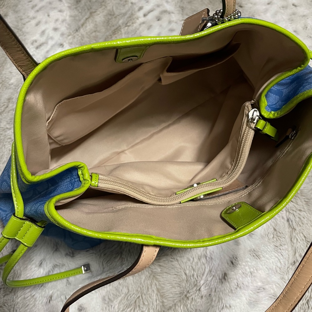 Coach Shoulder Bag - Picture 6 of 10